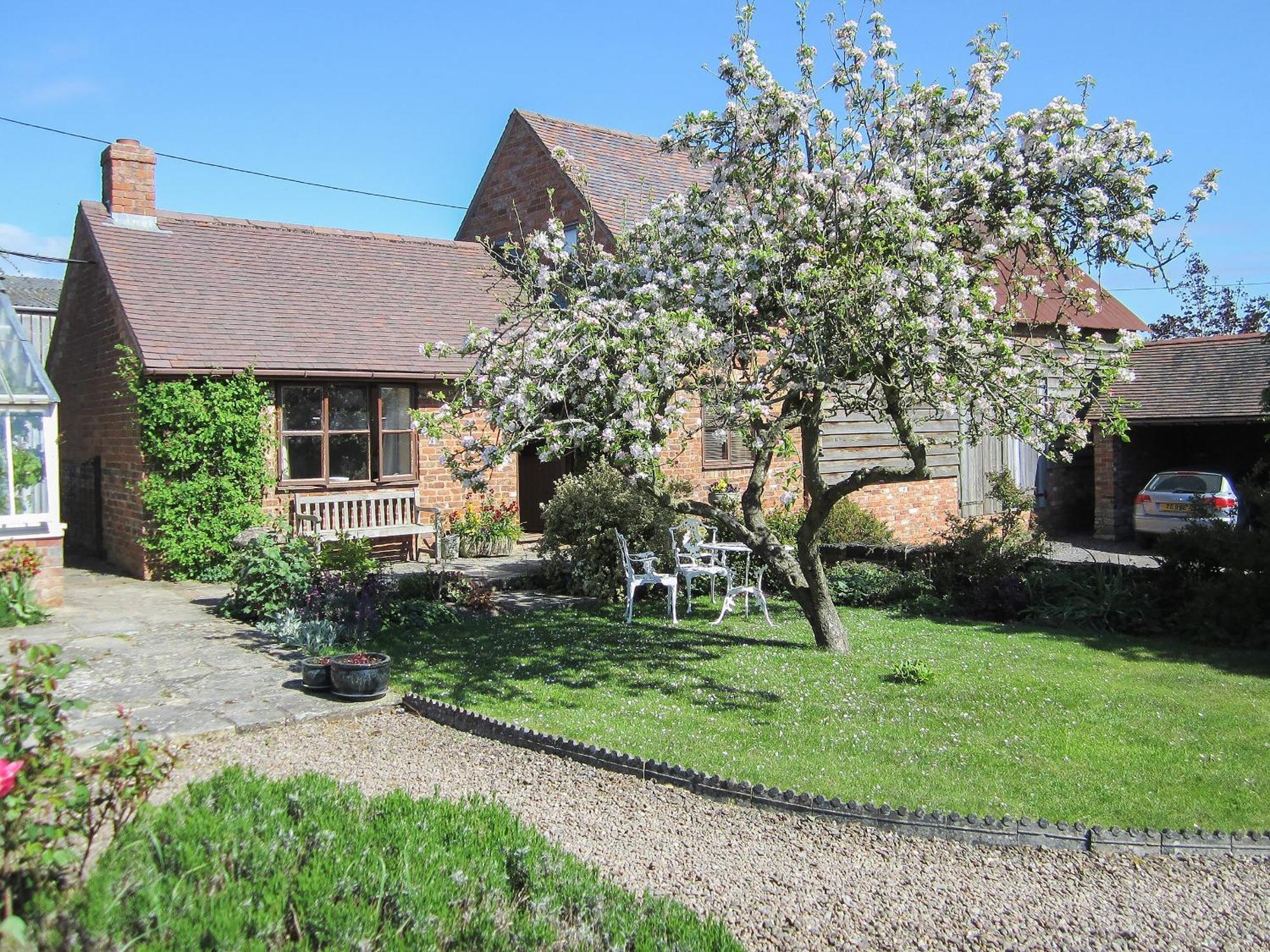 Garden Cottage Hasfield Екстериор снимка
